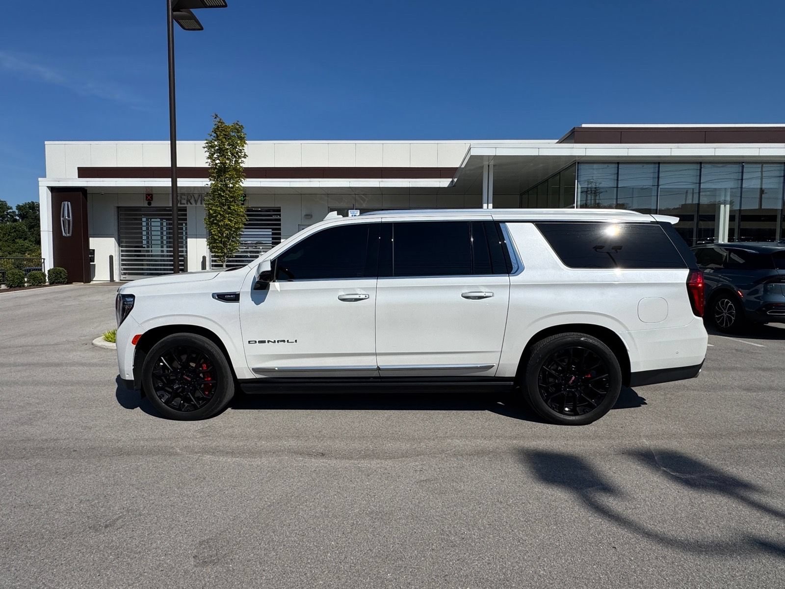 gmc yukon xl 2023 1GKS2JKL1PR440674 image gmc yukon xl 2023 1GKS2JKL1PR440674 image